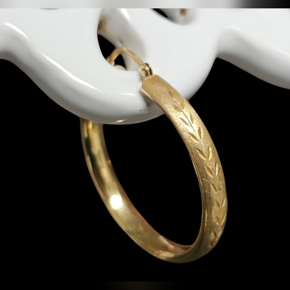 14k gold hoop earrings etched design - Picture 8 of 9